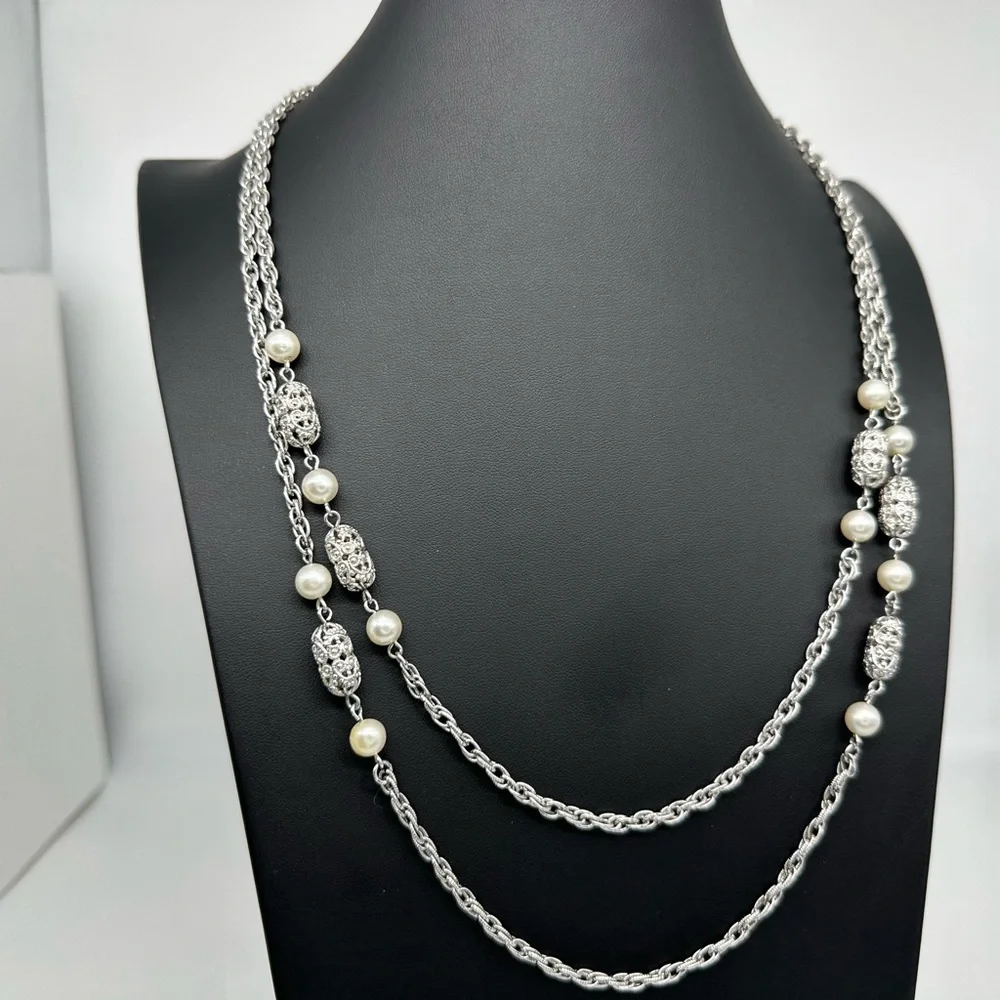 SIGNED SARAH COVENTRY vintage long Pearl silver Necklace Classic Timeless